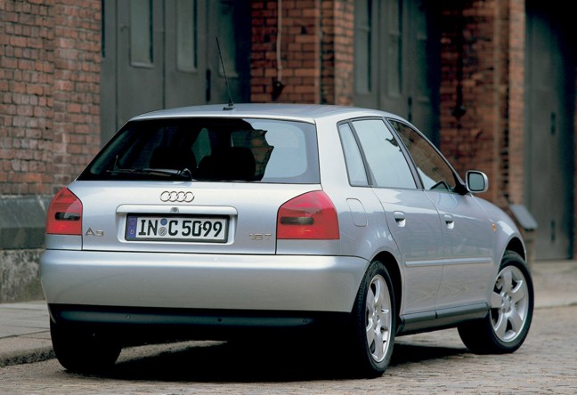 Фото AUDI A3 1.8