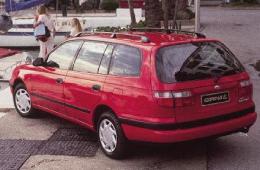 Фото TOYOTA CARINA E Sportswagon 2.0 D